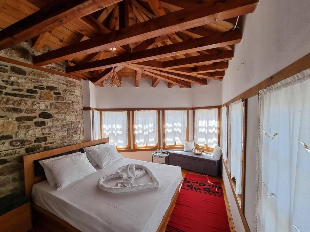 The Heart Of The Bazaar Guest House Gjirokastra Kültér fotó