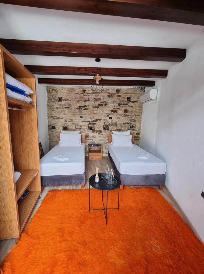 The Heart Of The Bazaar Guest House Gjirokastra Kültér fotó