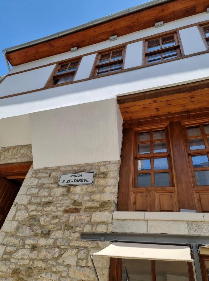 The Heart Of The Bazaar Guest House Gjirokastra Kültér fotó
