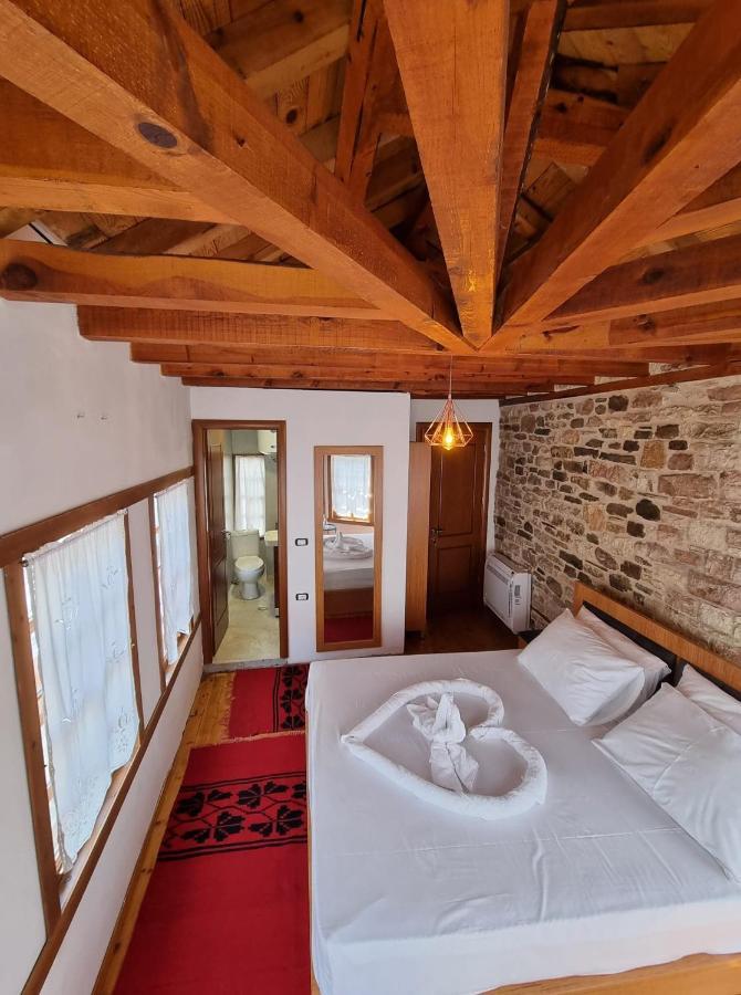 The Heart Of The Bazaar Guest House Gjirokastra Kültér fotó