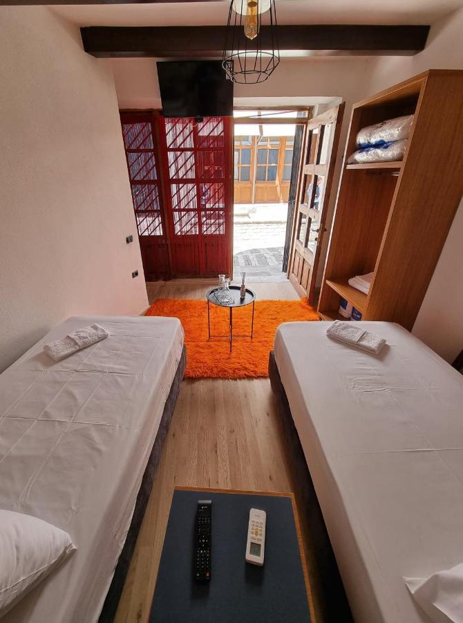 The Heart Of The Bazaar Guest House Gjirokastra Kültér fotó